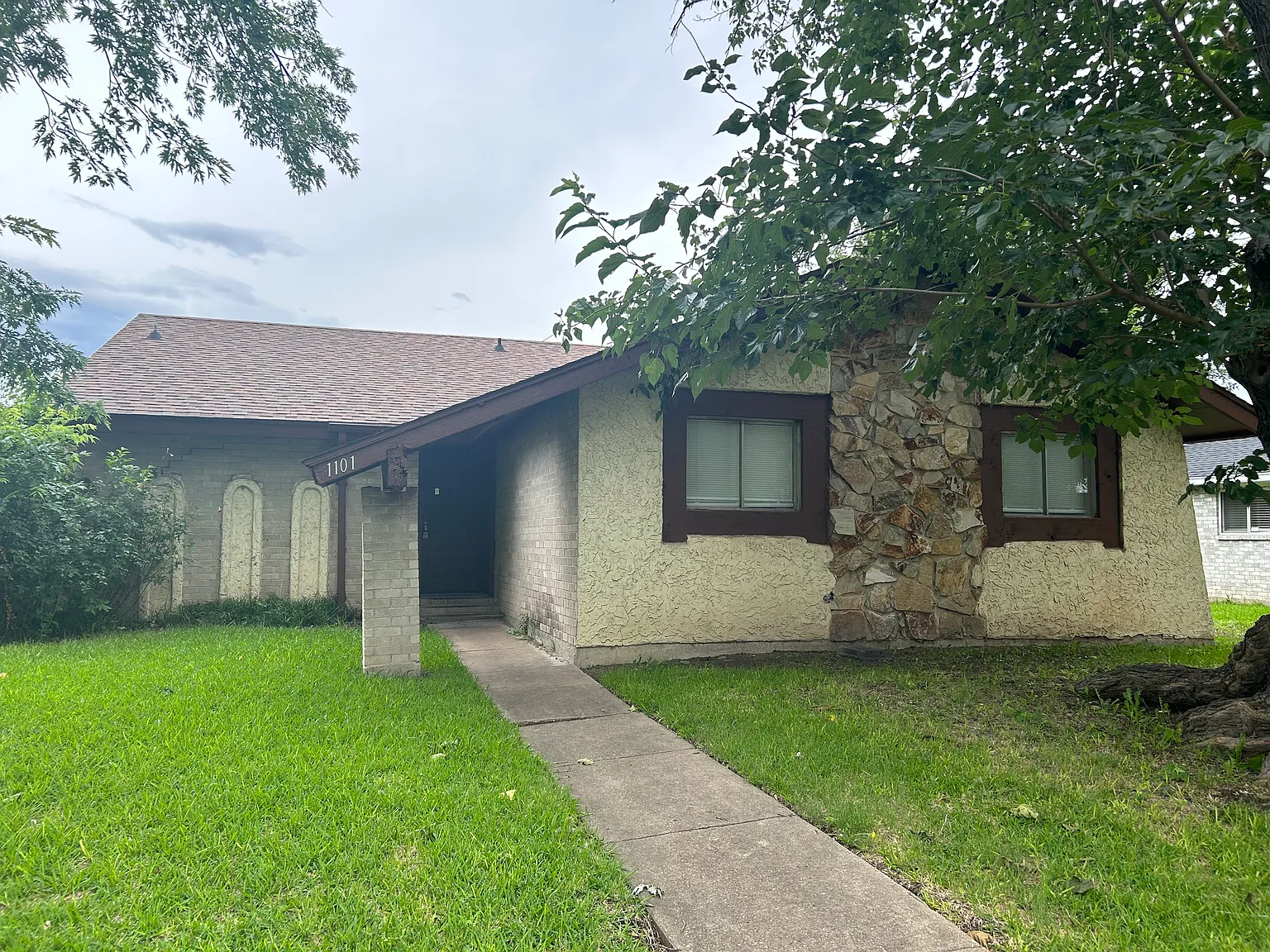 4 bed, 1465 sqft, $1,925 — Photo 1