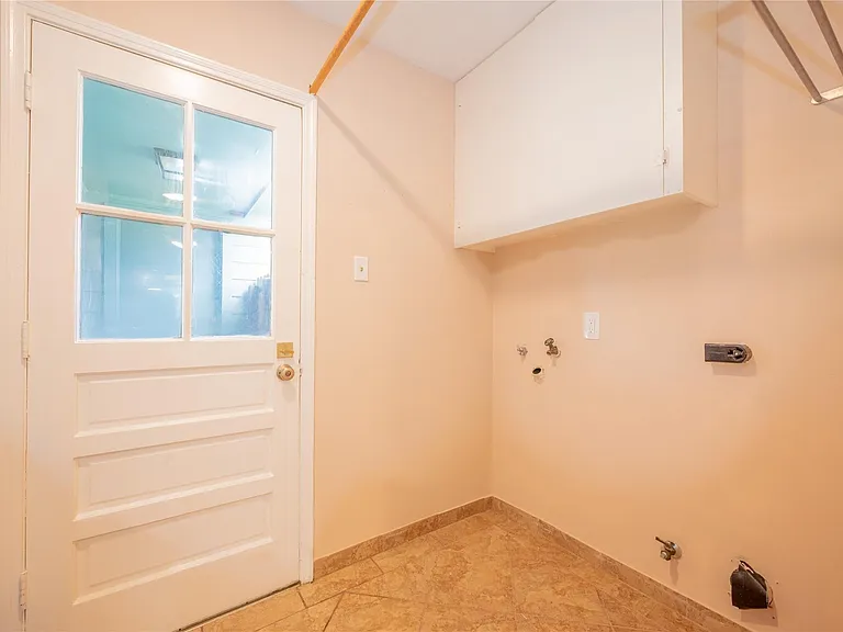9202 Benning Dr — Photo 22