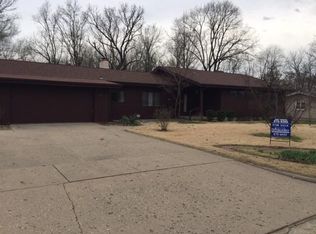 2431 W Forest Ave, Decatur, IL 62522