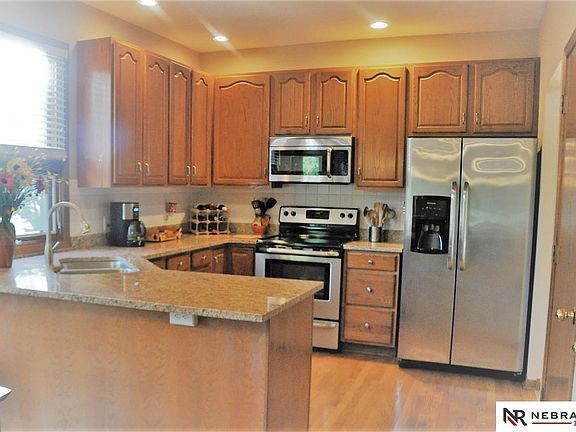 5th image of 16261 Sahler St