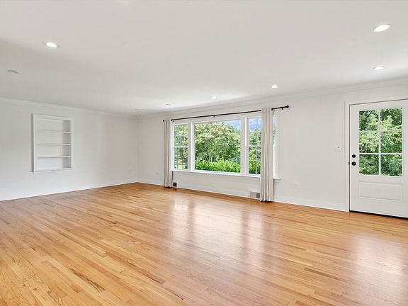 4th image of 432 Webb Rd