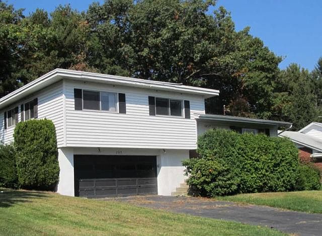 1st image of 209 Karen Dr