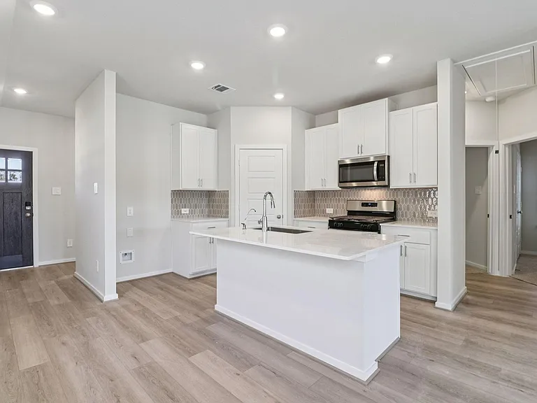 416 Sunrise Ranch Dr — Photo 3