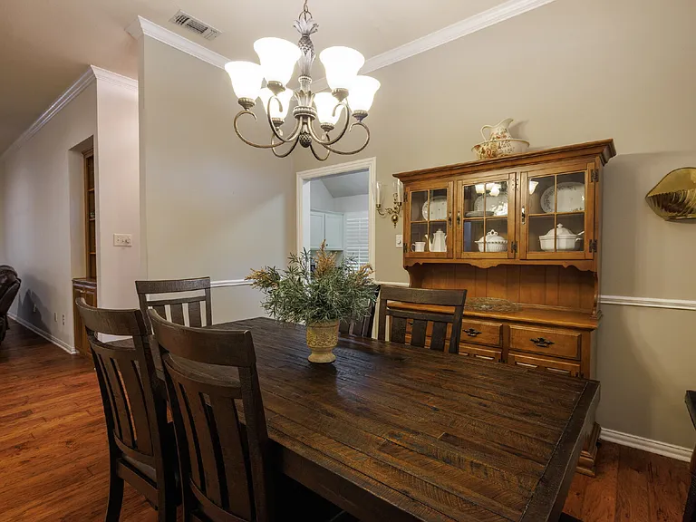 3726 Pensacola Dr — Photo 8