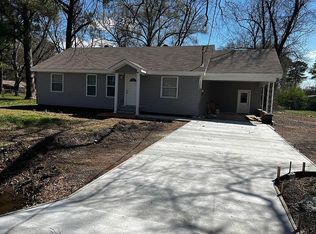 609 W College St, Beebe, AR 72012