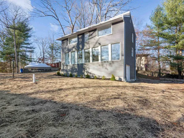 7 Pathfinder Trl, Byram Township, NJ 07821