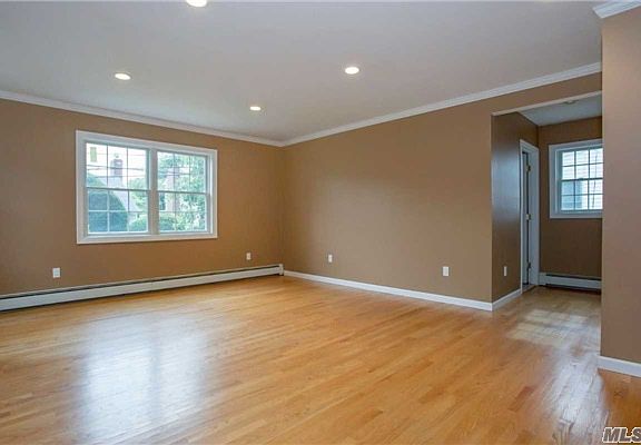 5th image of 114 Willow St