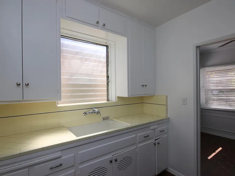 2045 Huntington Dr #1/2 — Photo 10