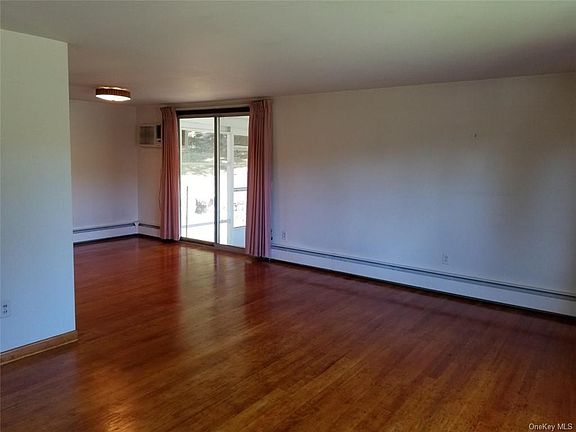 5th image of 40 Birchwood Dr