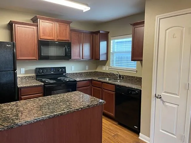 1215 Wallflower Ave — Photo 12