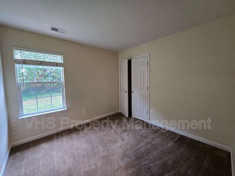 832 Fox Den Rd — Photo 22