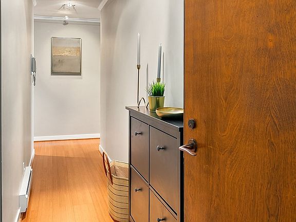3rd image of 601 Belmont Ave E APT A10