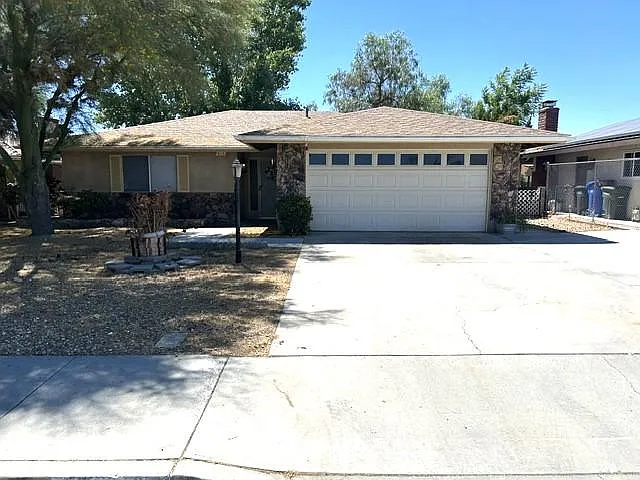 915 Malaga Pl
