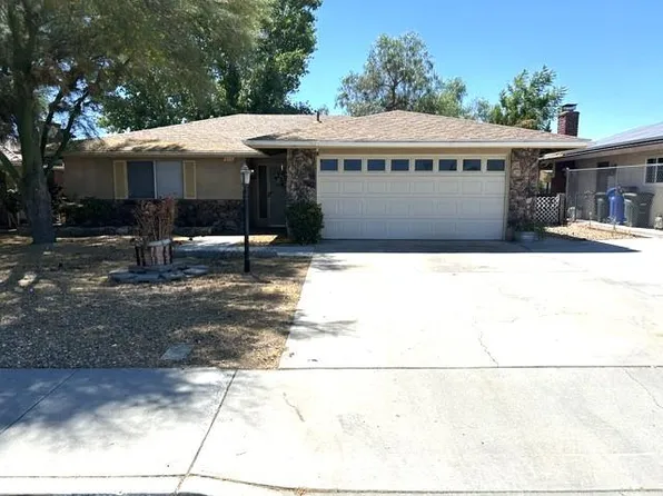 915 Malaga Pl, Hemet, CA 92543