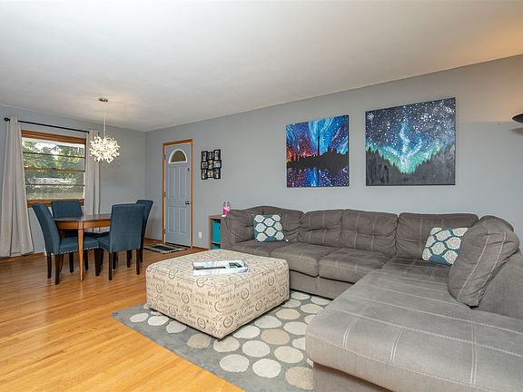 5th image of 4711 Augustana Dr