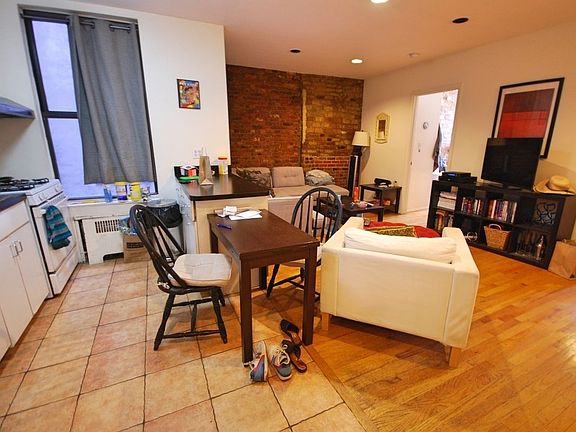 3rd image of 286 E 2nd St APT 2