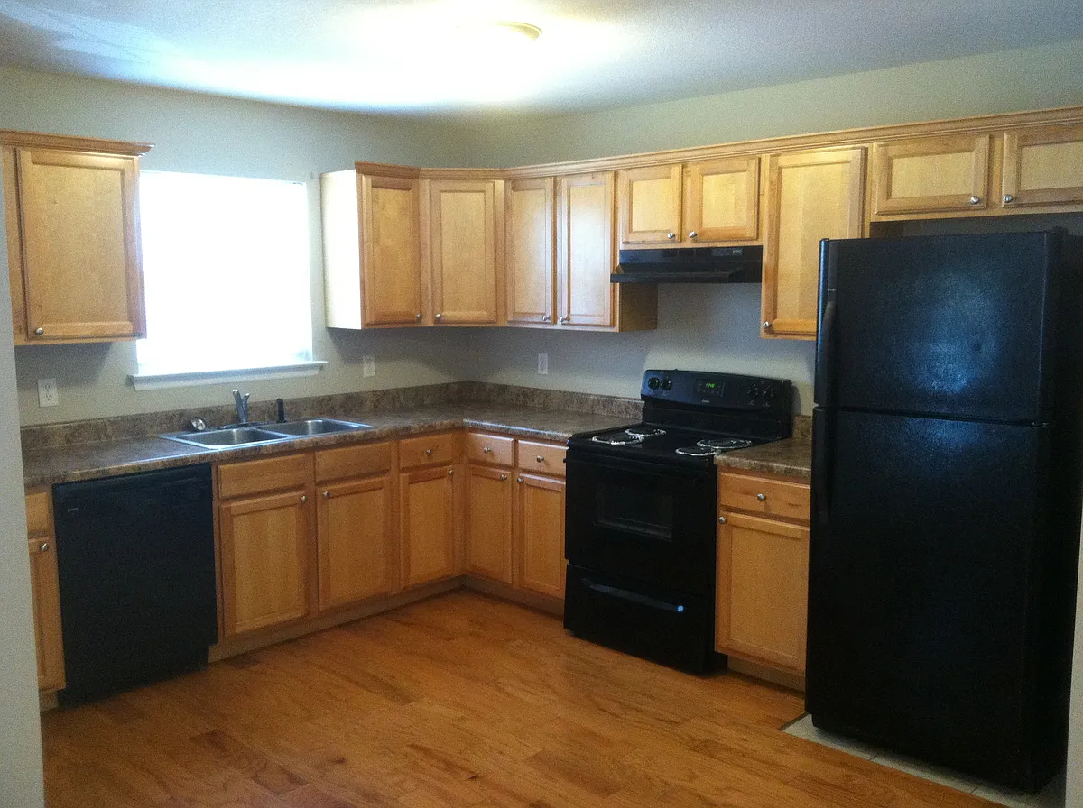Building Photo - 506 Sequoia Dr #506
