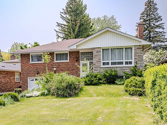 3rd image of 102 Meadowvale Rd