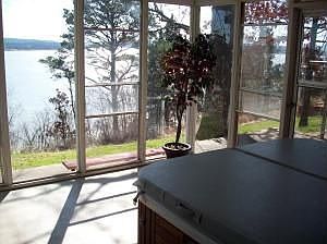 3rd image of 111 Bunker Hill Ln