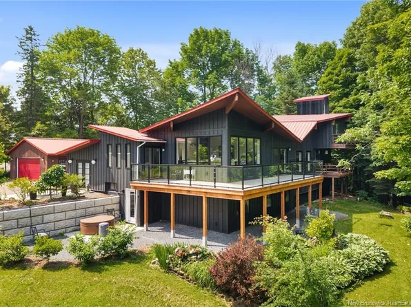 329 Riverview Dr, Florenceville Bristol, NB E7L 3N1