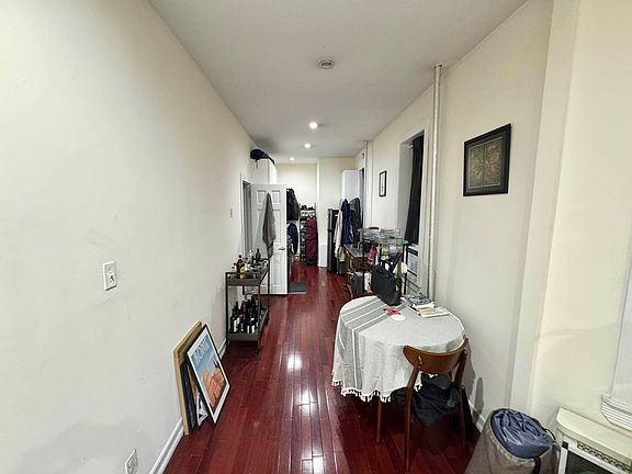 3rd image of 301 10th Ave #2Z