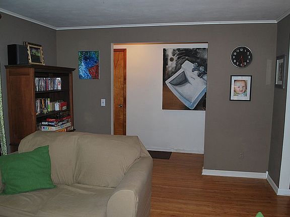 3rd image of 35 Echo Hill Dr