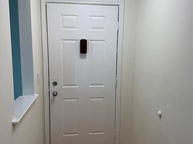 2 Lexington Hl #10 — Photo 2