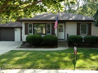 906 S Adelaide St, Normal, IL 61761