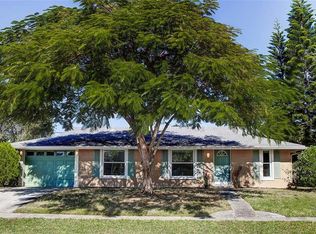 2715 Safe Harbor Dr, Sarasota, FL 34231