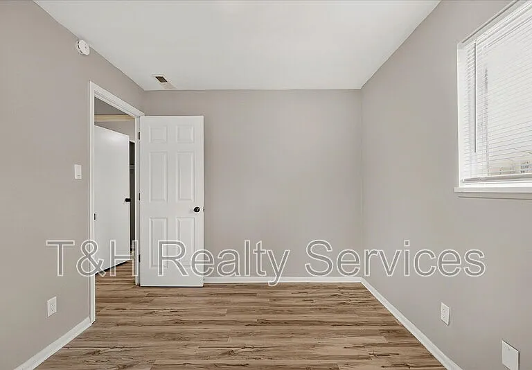 2714 Dawson St — Photo 17