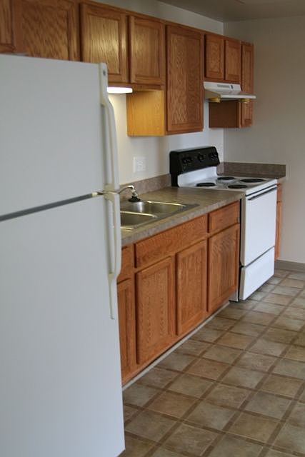 Spacious kitchen with new appliances
