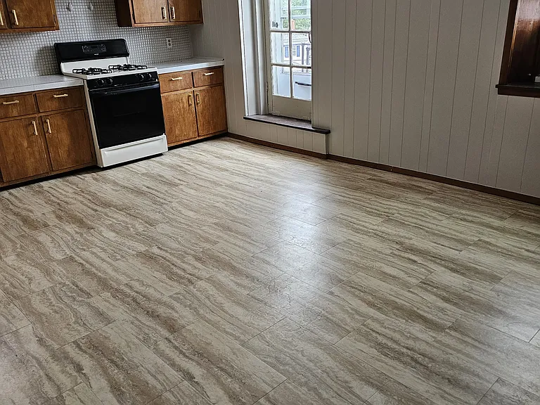 134 W Central St #5 — Photo 2