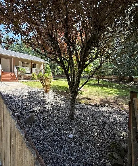 18748 Rampart Dr SE — Photo 2