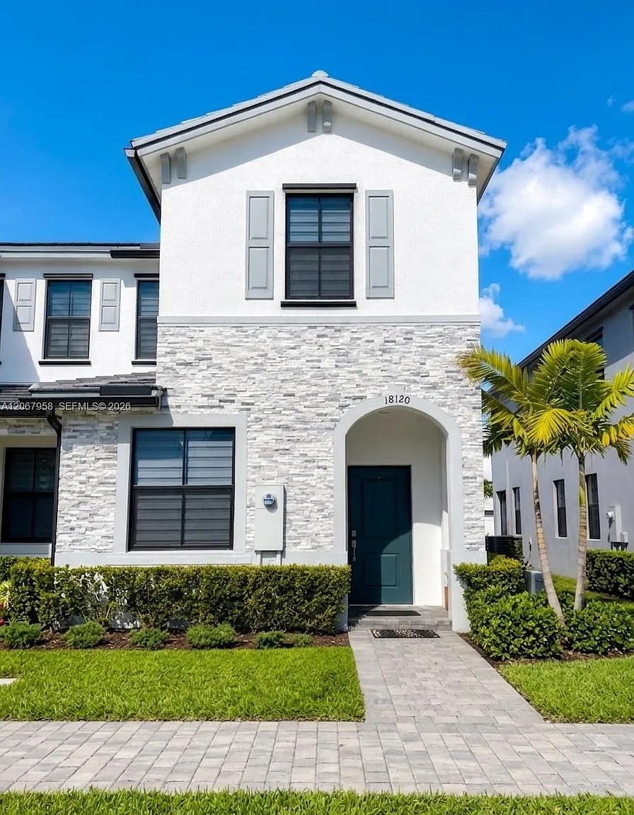 Bowtie Subdivision — Photo 1