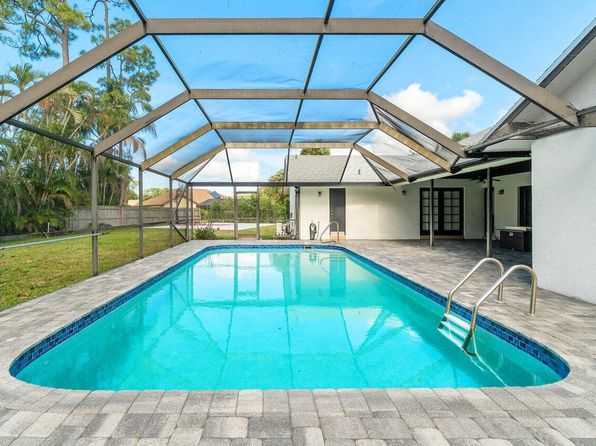 325 Knotty Wood Lane, Wellington, FL 33414