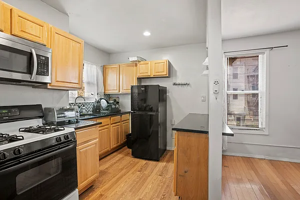 Sold by Douglas Elliman | media 29