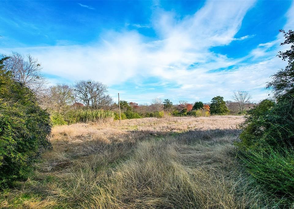 1st image of 910 N Prairie Creek Rd