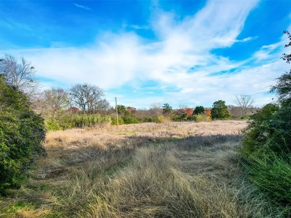 910 N Prairie Creek Rd, Dallas, TX 75217