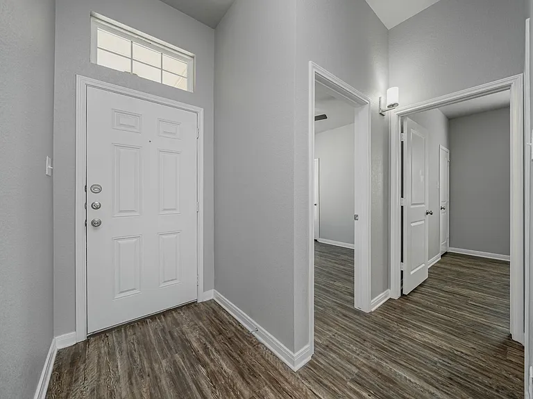 8227 Blue Field Dr — Photo 3