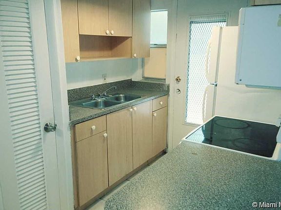 5th image of 1821 NE 168th St APT C5