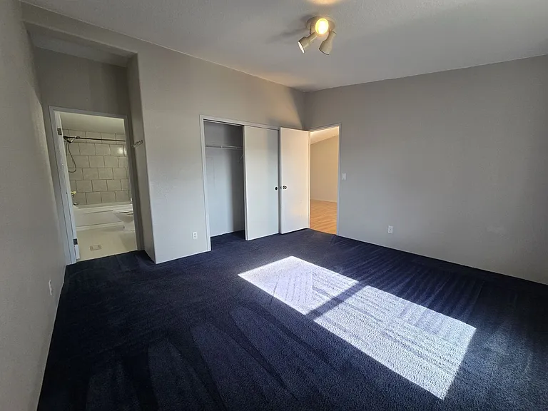 2032 NE Klamath Ave — Photo 5