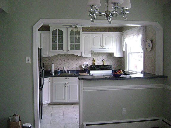 4th image of 412 N Ash Ave
