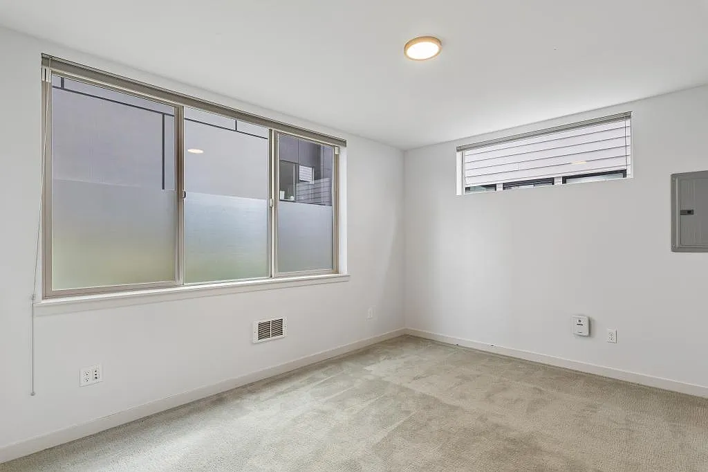 Ballard Townhome - 4 bedrooms — Photo 4