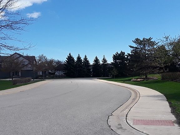 4th image of 633 Arrowwood Ct