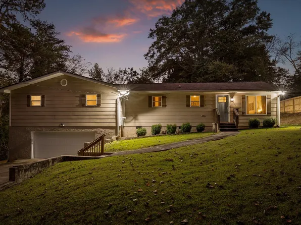 1054 Hillcrest Rd, Hixson, TN 37343