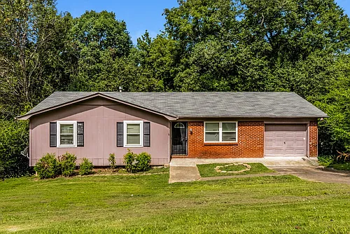 2720 7th Pl NE Photo 1