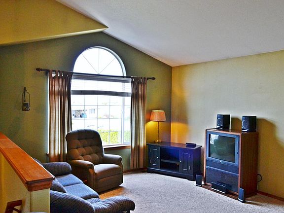 2nd image of 3740 N Walrus Ct