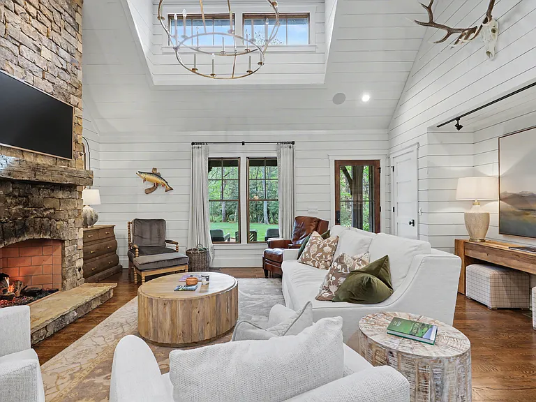 545 Cross Creek Trl — Photo 13