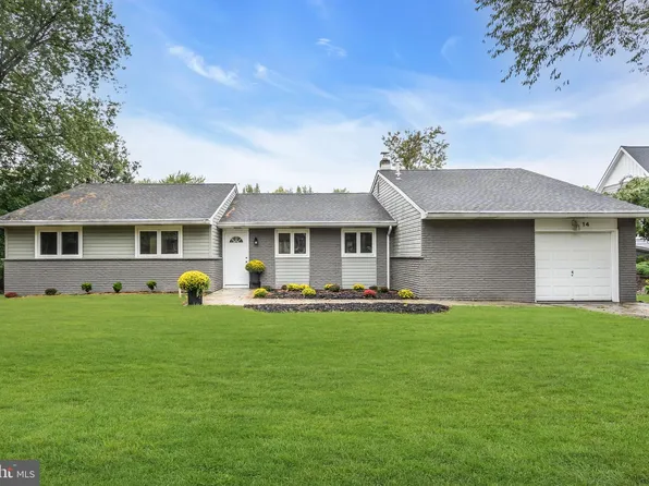 14 Stevens Dr, Voorhees, NJ 08043