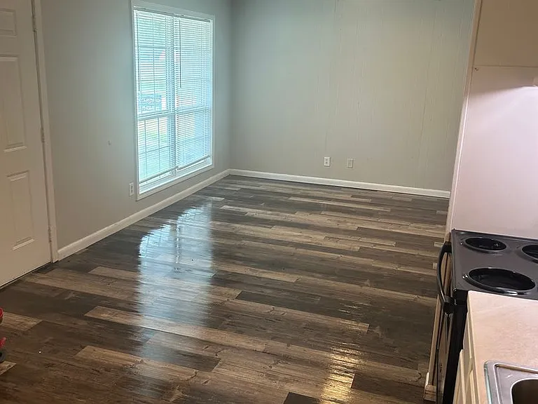 610 Dogwood View Dr — Photo 2